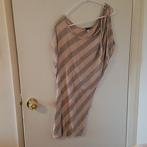 So cute asymmetrical shirt